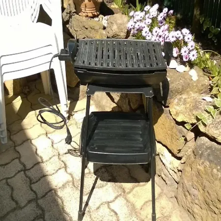 Calmes Avec Piscine Et Parking Proche - Fr-1-607-28 Villa