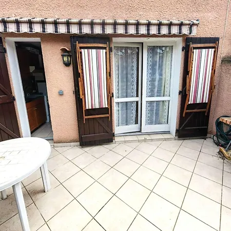 Calmes Avec Piscine Et Parking Proche - Fr-1-607-28