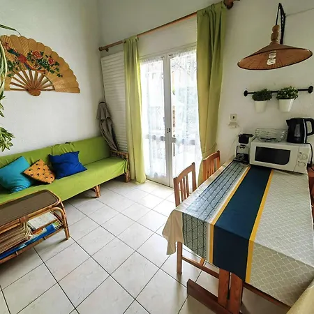 Villa Calmes Avec Piscine Et Parking Proche - Fr-1-607-28