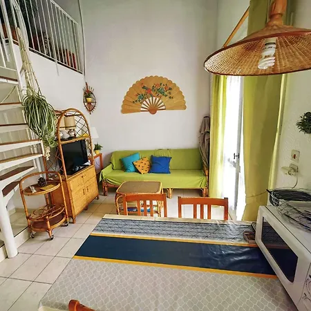 Villa Mitoyenne Calme Avec Piscine Et Parking, Proche Pour 6 Personnes - Fr-1-607-28 *